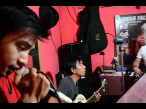 ADAM ROCK  Latihan Band (vocalis Stinky Band)