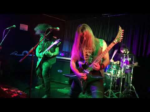 NIKI B performing Slave of time's solo live.