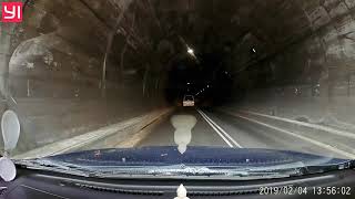 preview picture of video 'Driving through the Ramboda tunnel - Sri Lanka'