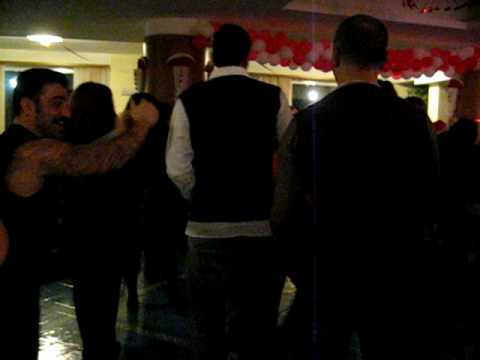 ubriaco che balla lo swing