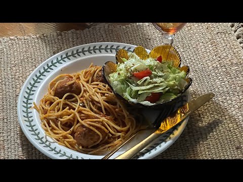 Spaghetti & Meatballs and Garden Salad!