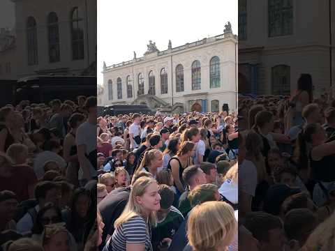 Alle sind in die Hocke gegangen beim kostenlosen Konzert 01099 in Dresden. Deutschland #shorts