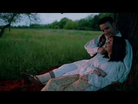 Tomoni Cristian - Stinge mândruliță lampa