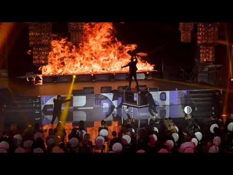 Pressing illusion (live show)