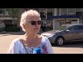 Draaiorgelman beurt bewoners Rotterdams verzorgingshuis op