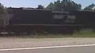 preview picture of video 'Pacing NS 884 WB ld coal with SD70M-2 and SD70 in notch 8'