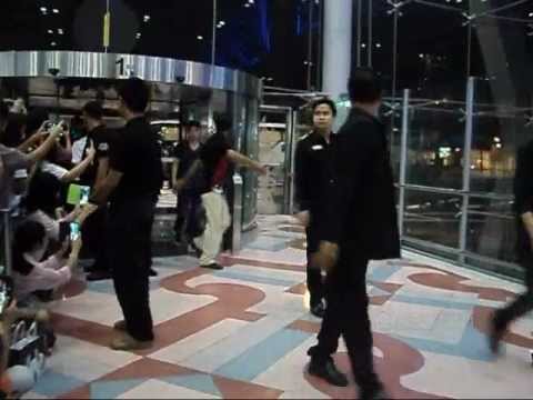 (FANCAM) 130316 SISTAR at Suvarnabhumi Airport (Back to Korea)