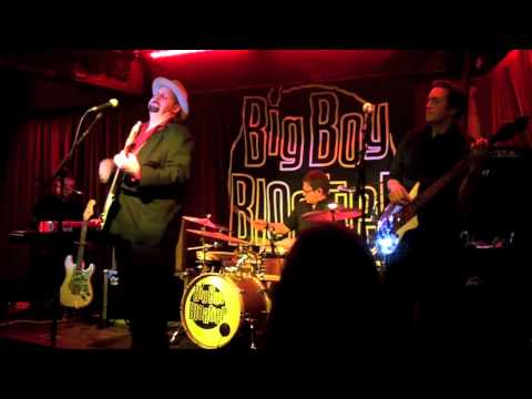 Big Boy Bloater and the Limits - She Gets Naked For a Living 22/3/13