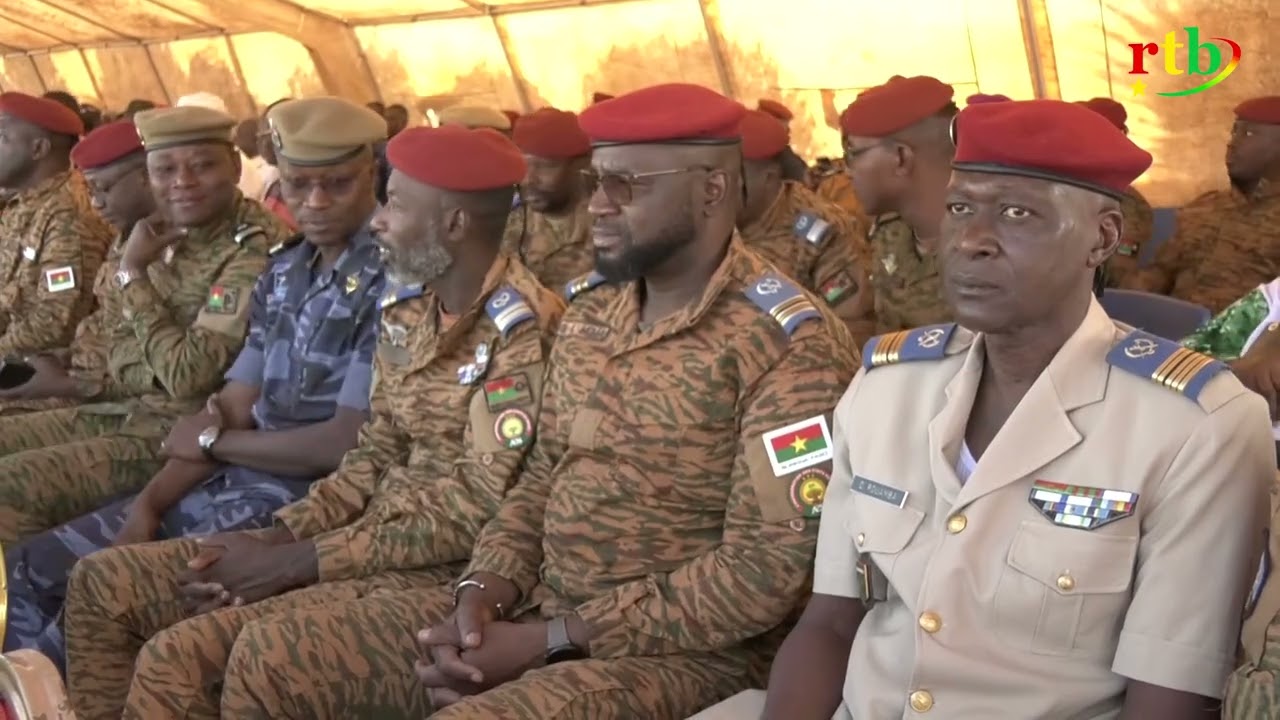 Hommage aux tirailleurs africains : une gerbe de fleurs en leur mémoire