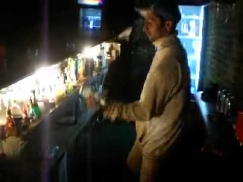 Omi 1 U2 CLUB tipa barmen  razbil vse malibu    240