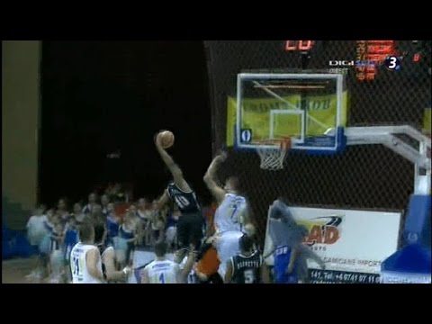 Darius Hargrove Monster Dunk vs. Ploiesti 24 Feb, 2015