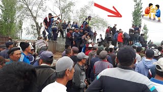 ӨЗГӨН/ Базардагы МУШТАШ😱/ ОЗГОН БАЗАРДАГЫ ЧОҢ👍 АТТАР / 15.04.19