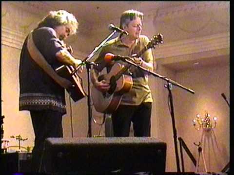 Tommy Emmanuel and Stephen Bennett, CAAS 2000, playing "The Water Is Wide".