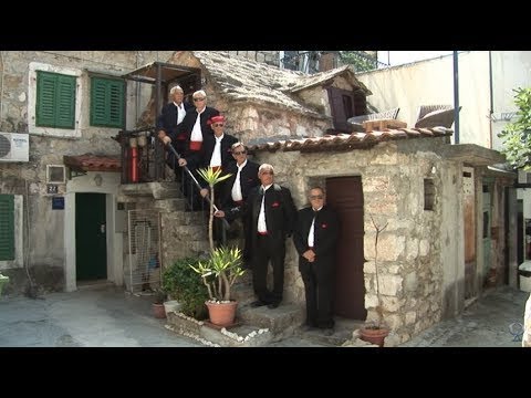 Zaspao je lipi Ive - Klapa Lučica (OFFICIAL VIDEO)