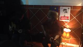 Leon Benavente - El Rey Ricardo (Acustico en Discos Bora-Bora 19/10/13)