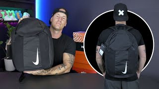 Auspacken/Bewerten des Nike Academy Team Fußballrucksacks (am Körper)
