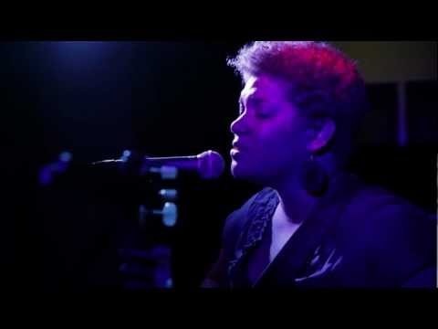 Kim Tillman LIVE - Parachutes & Don't Panic (Coldplay Covers)