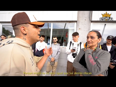 Su MAMÁ LLORA cuando le CANTA delante de TODOS 💔