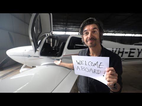 Tour my Customised Cirrus SR22!