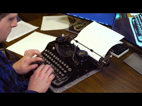 1949 Moskva (Moscow / Mockba) Model 2 Typewriter - 4k Video Test / Just typing.