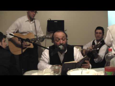 Yehuda Green singing Birchas Rosh Chodesh