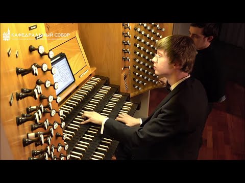 VARIATIONS ON TETRIS THEME (KOROBEINIKI)-ZOLTÁN MÁJER-played by VLADIMIR SKOMOROKHOV