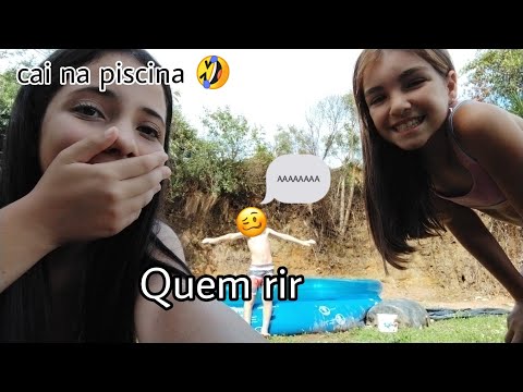 QUEM RIR CAI NA PISCINA.. ( Camille Oliveira)
