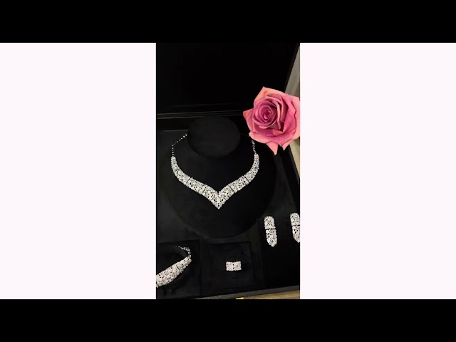 طقم زركون فضي لمعة قوية