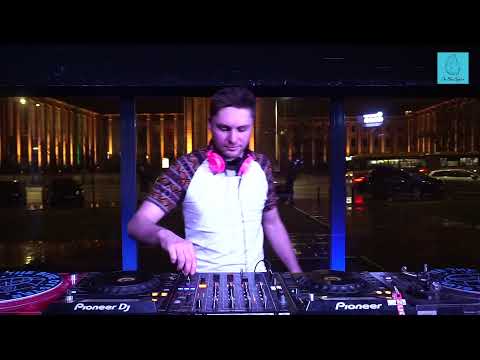 The Blue Oyster: Electro-Loox / 12.03 / 18 - 19