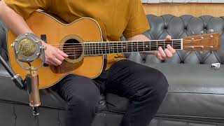 Video thumbnail for Martin 000-42 (1939) by Trippers' Guitars