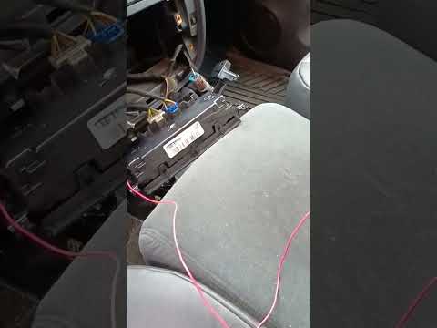 2007 - 2013 Chevy Avalanche Radio 12v ignition installation. Always On Radio Fix.