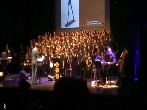 Chorale collège Simone Veil Villers Bocage (14310) 23 mai 2017 - Un homme debout