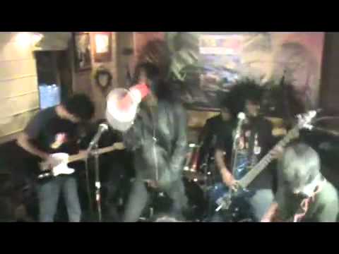The Urban EarlyMen- My Iron Lung (Live Cover)