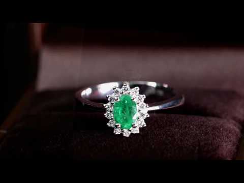 0,43ct Emerald ring with diamonds
