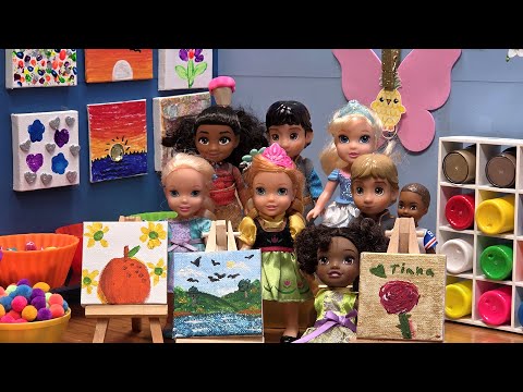 Art class ! Elsa & Anna toddlers - painting - crafts - beads - Barbie is the teacher