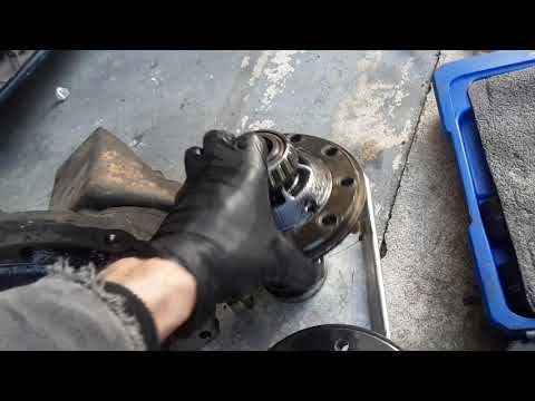 Trac loc vs mini spool comparison ford 9 inch