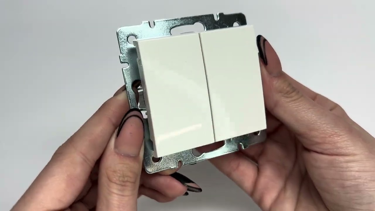 Вимикач двоклавішний LEZARD Rain білий 703-0288-101