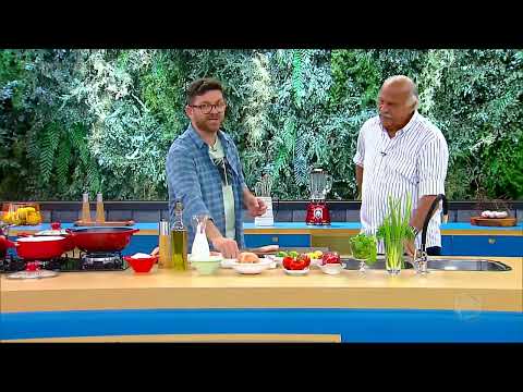 Guga Rocha faz um prato típico de Alagoas para Márcio Canuto