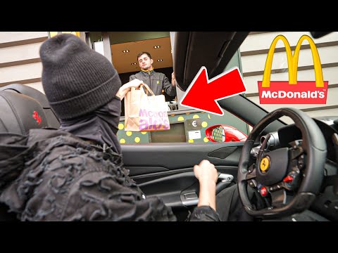 YoSoyPlex Pide en un McDonalds con un Ferrari y Así Reaccionan...