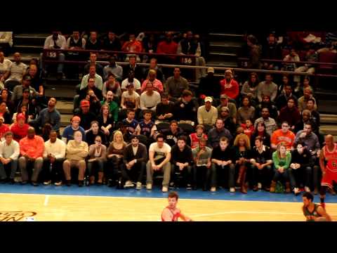 Amar'e Stoudemire dunks New York Knicks vs Chicago Bulls