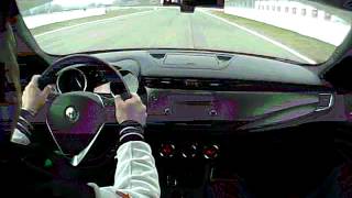 preview picture of video 'Giulietta QV 240 CV sul circuito lungo di Varano de'Melegari.'