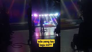 Download lagu kejadian aneh! siska amelia live camera.  perfom di jtv stasiun dangdut #shorts mp3