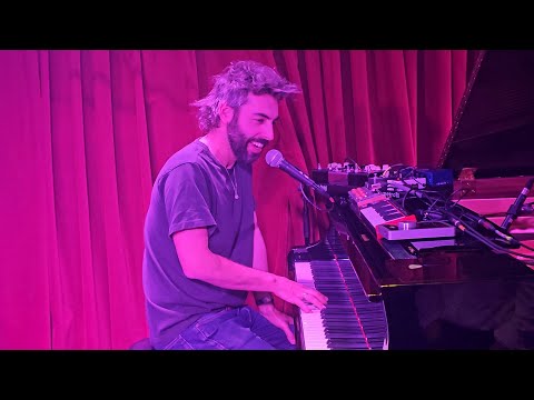 LEIF VOLLEBEKK - Surfer's Journal (Revelation Tour Live in Madrid 2026) 4K