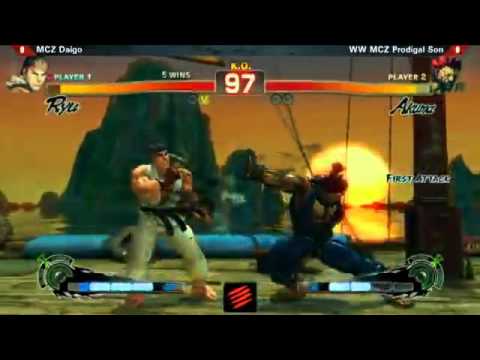 TGS 2013 - Daigo Umehara (Ryu) vs. Ryan Hart (Akuma) - Mad Catz Unveiled Day 1
