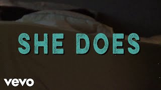 Jackie Lee - She Does (Lyric Video)