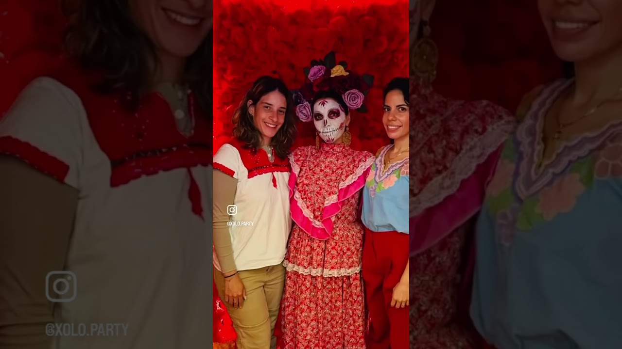 Promotional video thumbnail 1 for Face Painting with Sparkle & Gems