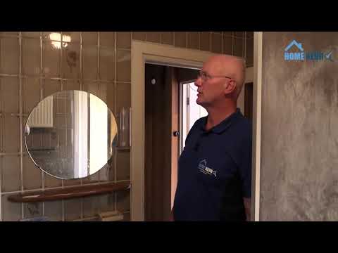 Retro badkamer met veel gebreken: opknappen of direct slopen? - Bouwkundige keuring