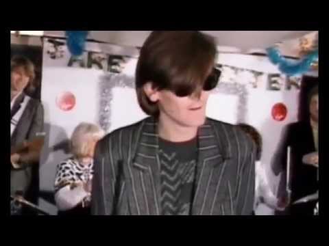 Xmas Moments: Feargal Sharkey Miming On An Aeroplane