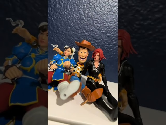 Vídeo relacionado con Disney Toy Story Buzz Lightyear - Sudadera con capucha de forro polar de lujo para niños, diseño de personajes infantiles, Multicolor, 4-5 años