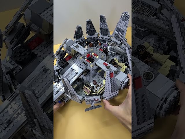 Vídeo relacionado con Star Wars Gold Millennium Falcon Schematics Sudadera con Capucha